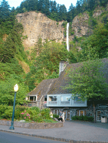 Multnomah Falls Lodge